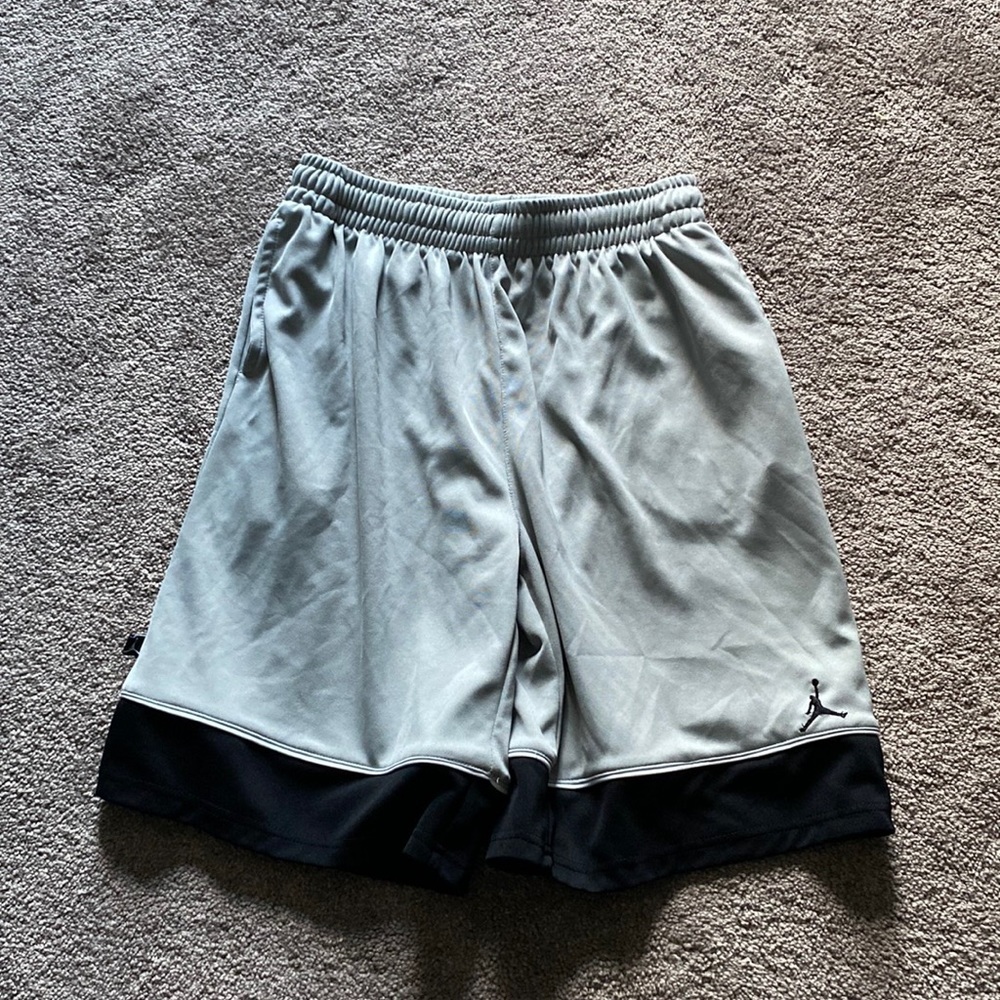 Jordan Athletic Basketball Shorts Gray Black Jumpman Logo Activewear SIZE XL